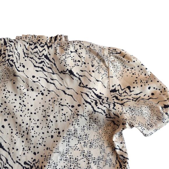 River Island Cream and Black Abstract Monochromatic Minimalist Blouse Size 12 - Picture 2 of 5